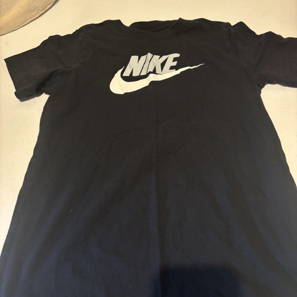 Black n White Nike